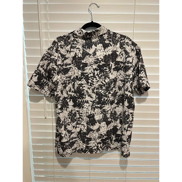 Lululemon  Short Sleeve Button Up Shirt - Size L - Picture 4 of 5